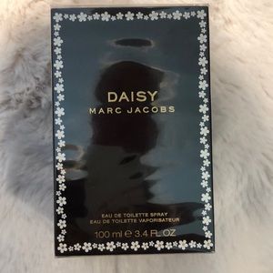 New! Marc Jacobs Daisy